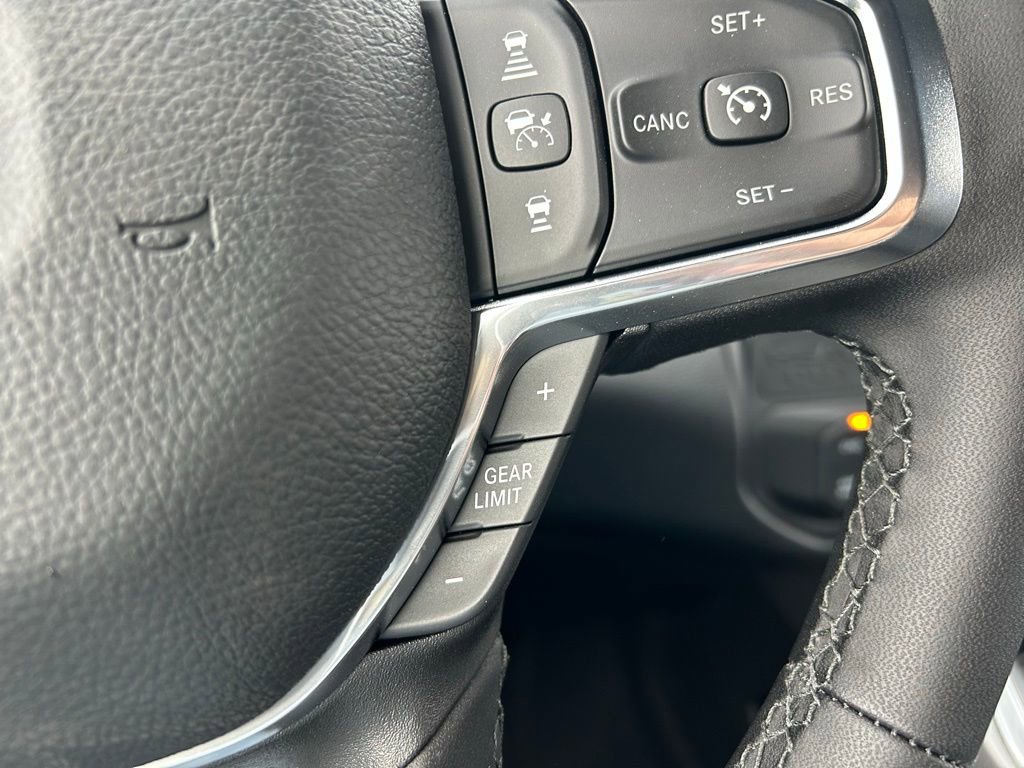New 2026 RAM 2500 Laramie AWD/4WD image 19