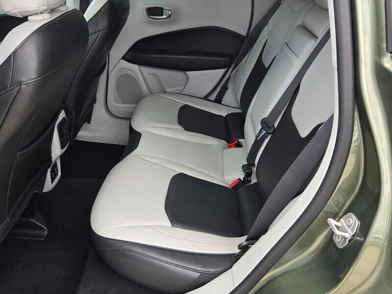 Used 2018 Jeep Compass Limited w/ Navigation Group FWD image 10