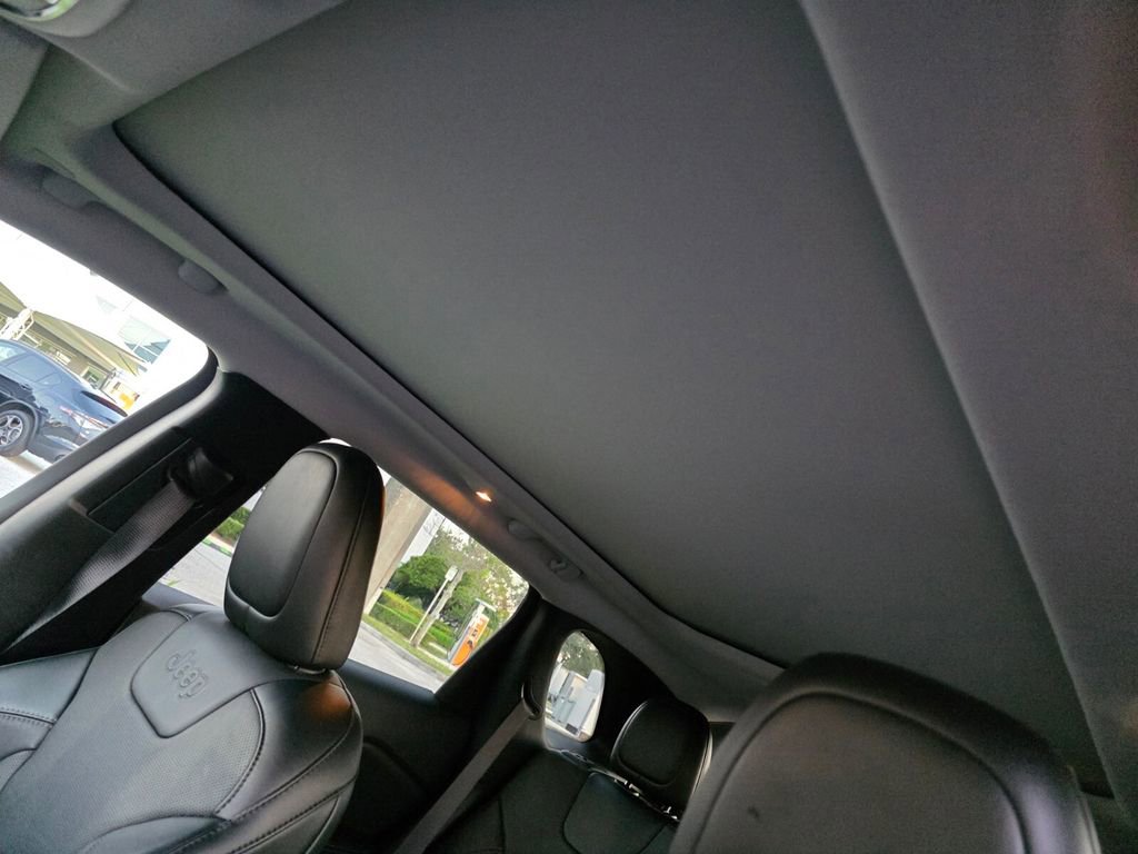 Used 2022 Jeep Cherokee Latitude Lux w/ Sun & Sound Group image 12