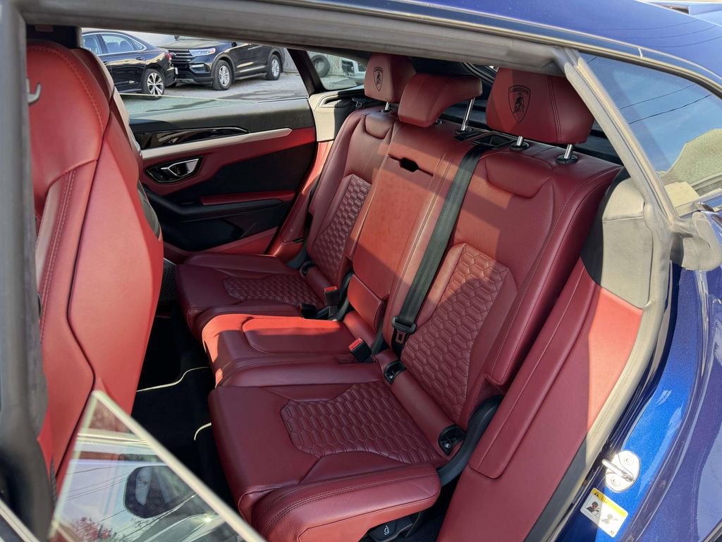 Used 2022 Lamborghini Urus AWD/4WD image 20