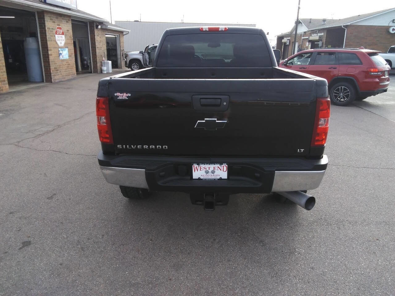 Used 2014 Chevrolet Silverado 2500 LT w/ Custom Sport Truck Package image 6