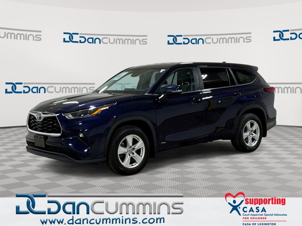 Used 2023 Toyota Highlander LE image 1