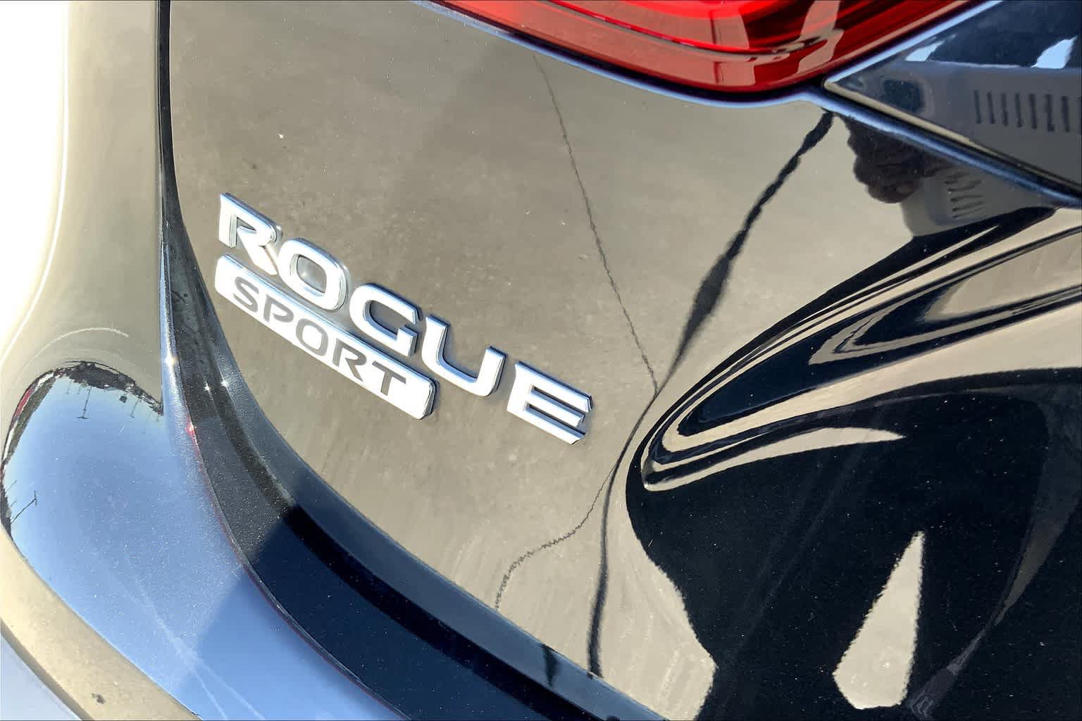 Used 2020 Nissan Rogue Sport SV FWD image 30