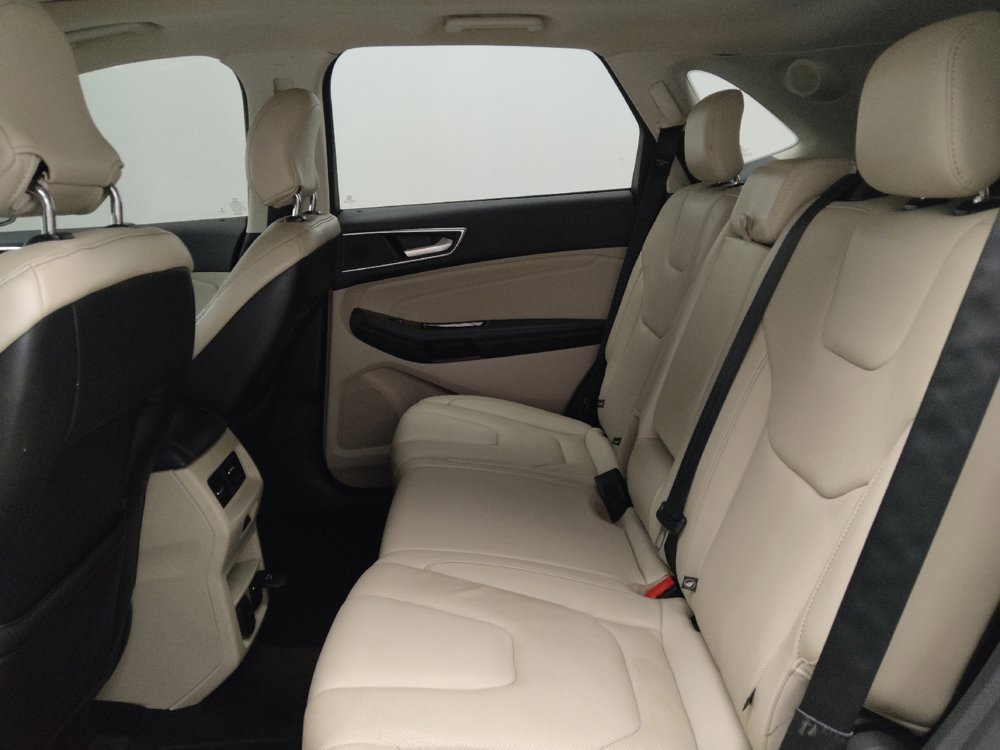 Used 2018 Ford Edge Titanium w/ Equipment Group 302A FWD image 18
