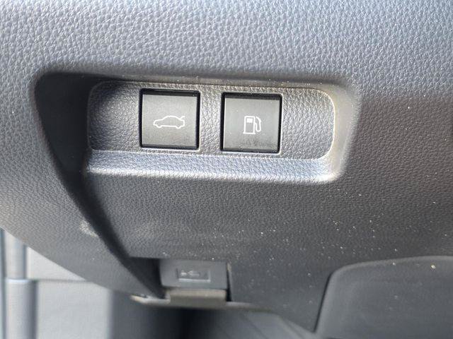 Certified 2023 Toyota Crown AWD/4WD image 28