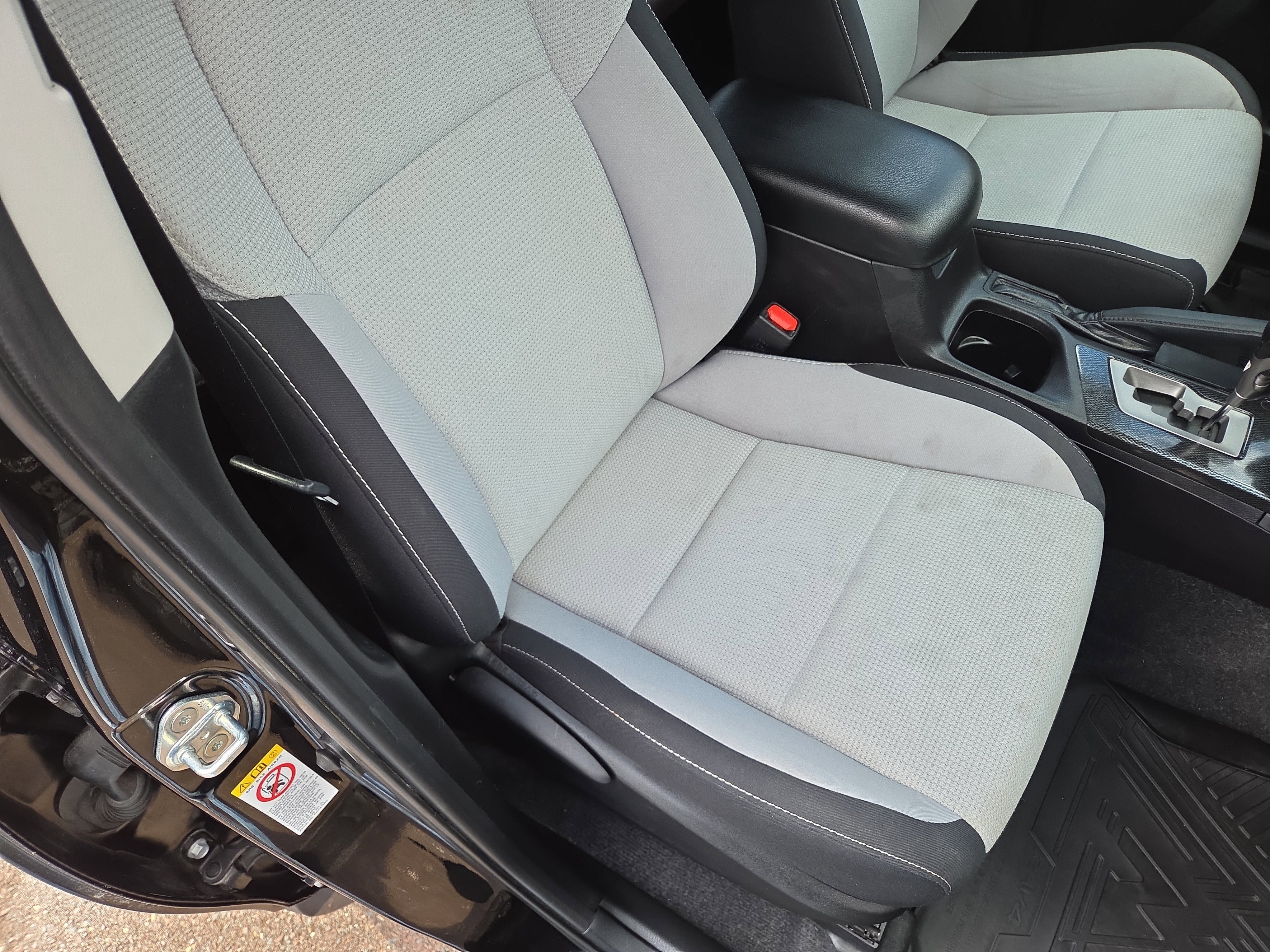 Used 2018 Toyota RAV4 Adventure image 16