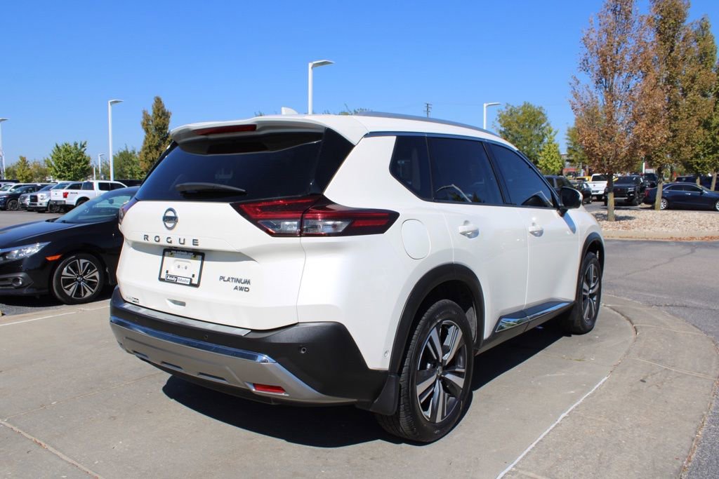 Used 2021 Nissan Rogue Platinum image 7