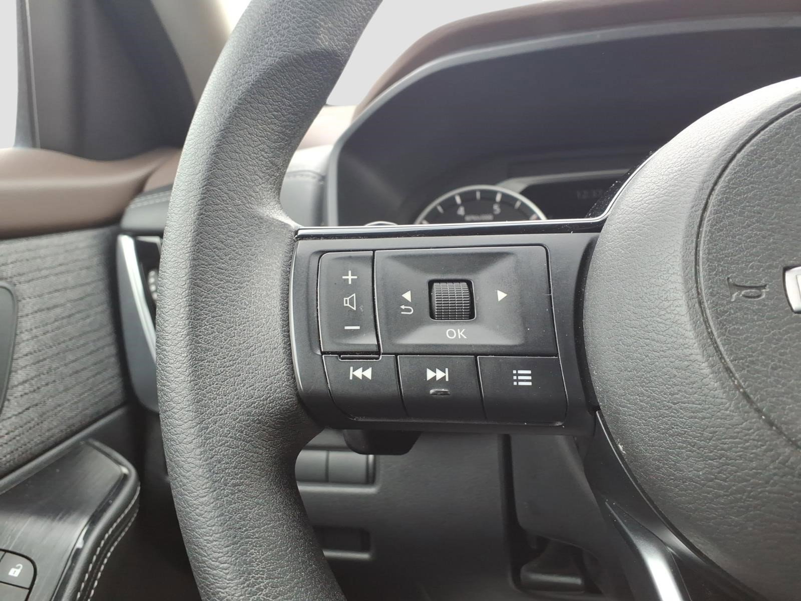 Used 2022 Nissan Rogue SV AWD/4WD image 25
