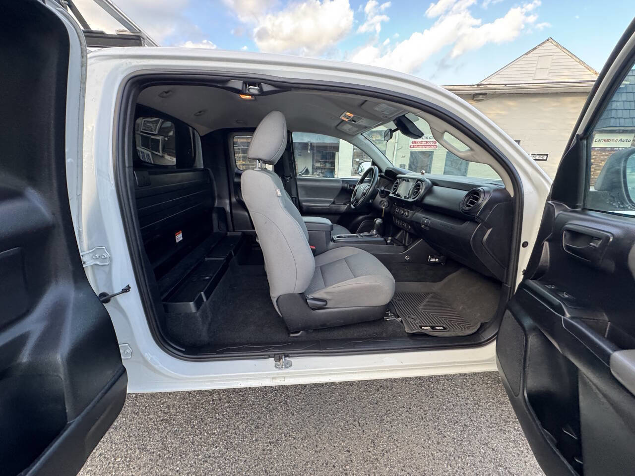 Used 2020 Toyota Tacoma SR image 57