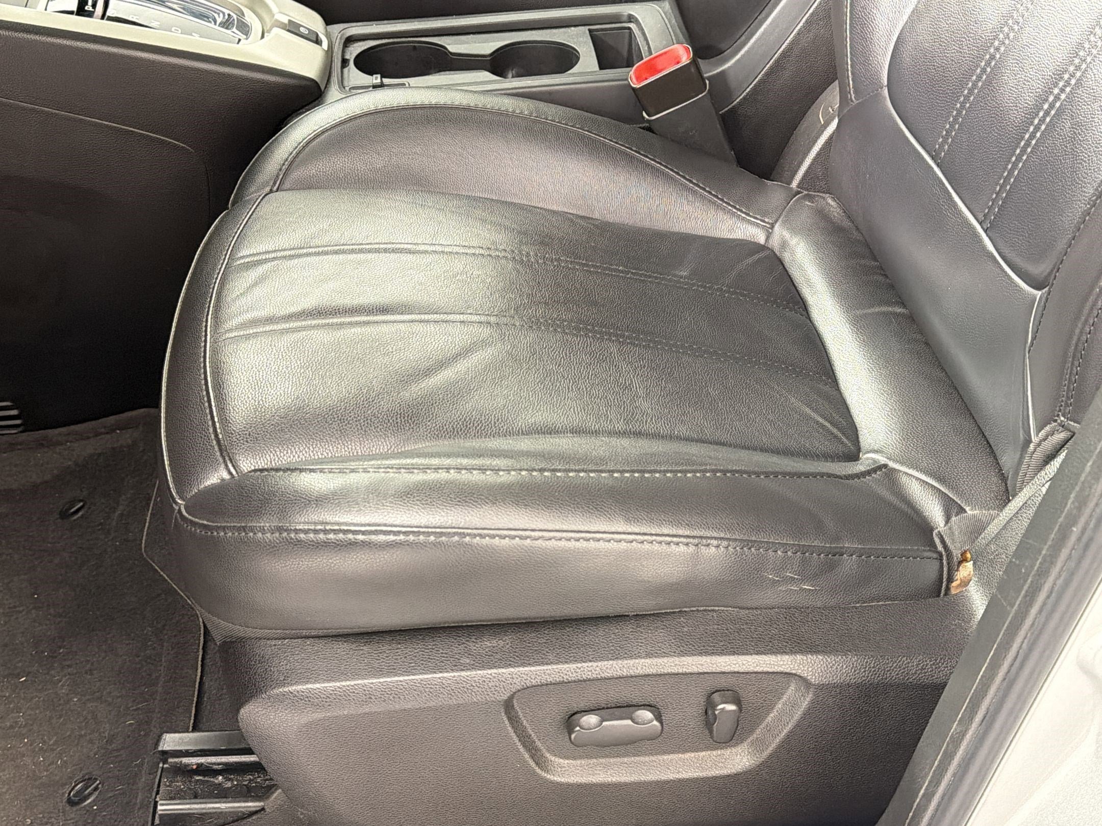 Used 2012 Chevrolet Captiva Sport LT w/ Convenience Package FWD image 14