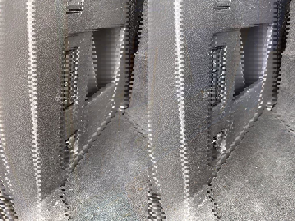 Used 2024 Ford Expedition XLT image 30