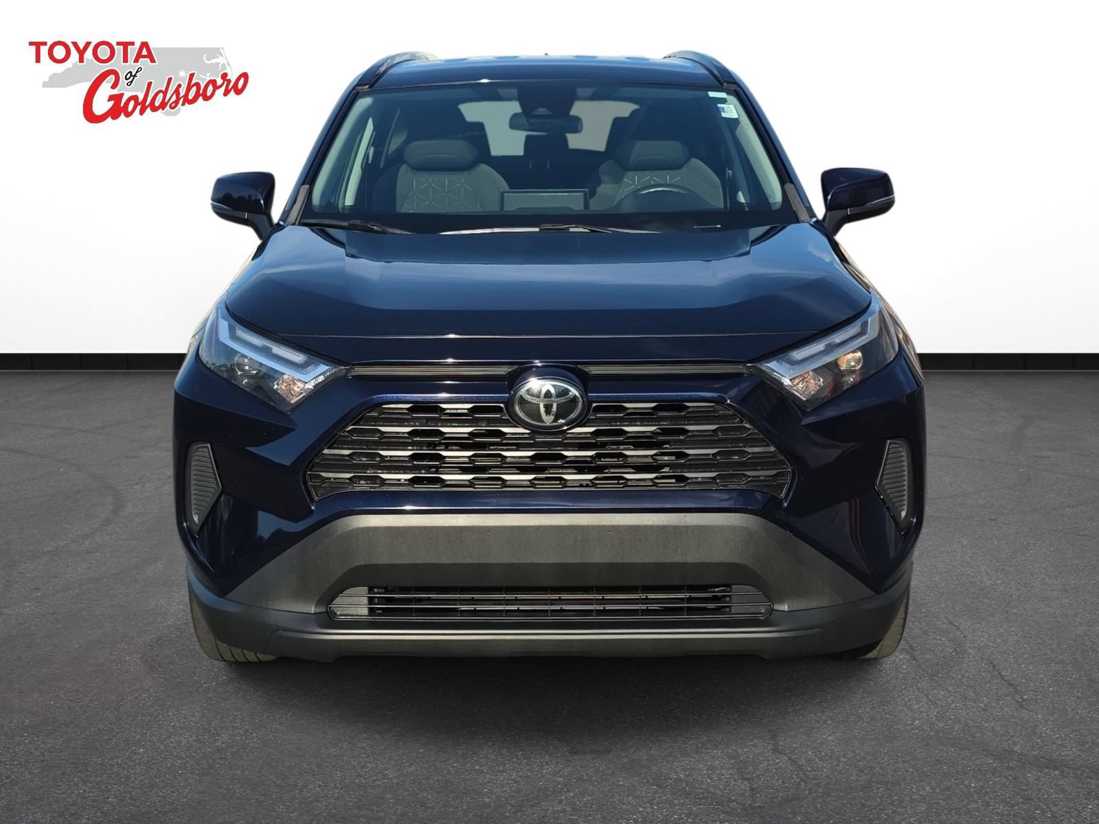 Used 2022 Toyota RAV4 XLE FWD image 2