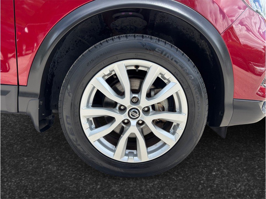 Used 2020 Nissan Rogue Sport SV FWD image 13