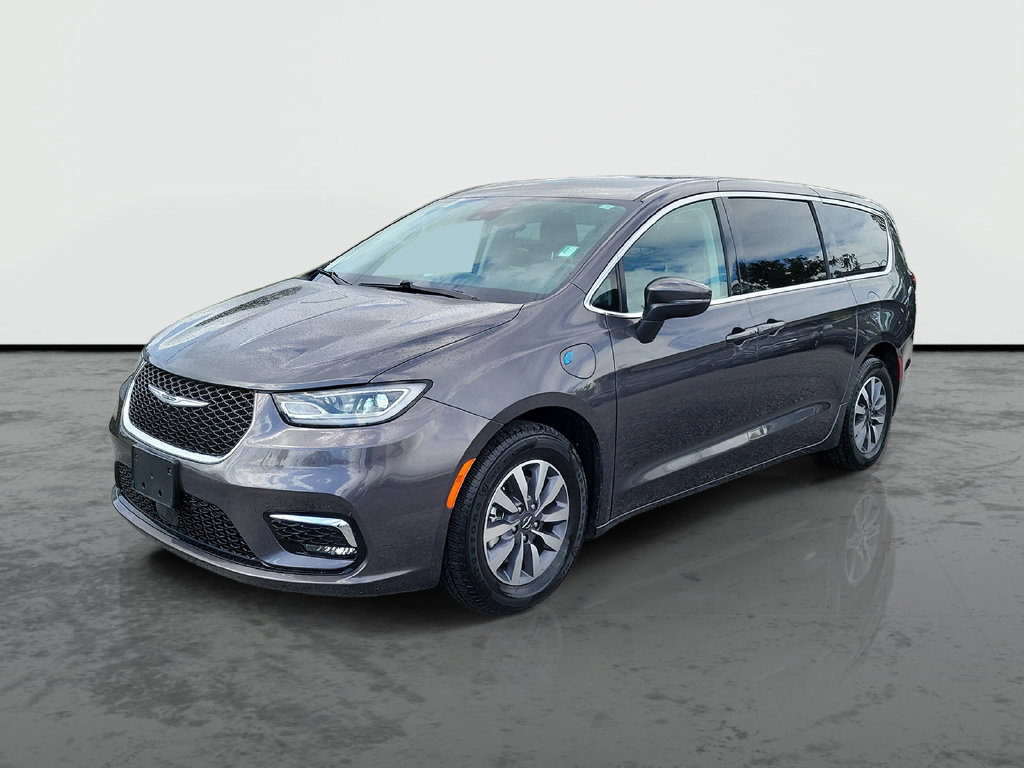 Used 2023 Chrysler Pacifica Touring-L FWD image 5
