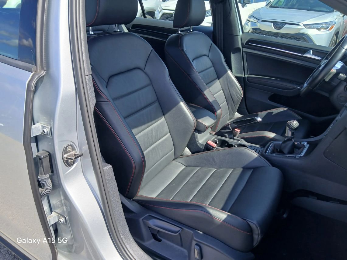 Used 2017 Volkswagen GTI SE FWD image 20