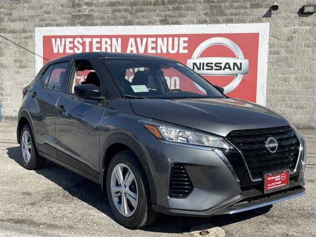 New 2025 Nissan Kicks Play S