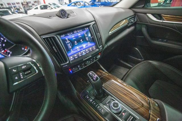 Used 2019 Maserati Levante GranLusso image 7