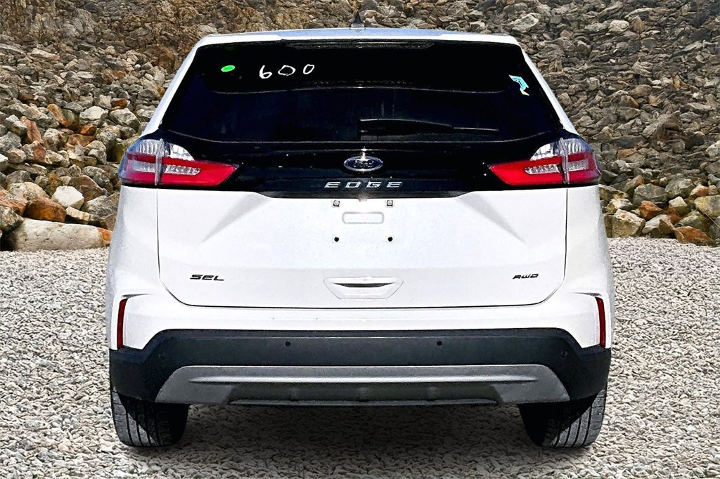 Used 2022 Ford Edge SEL w/ Convenience Package image 4