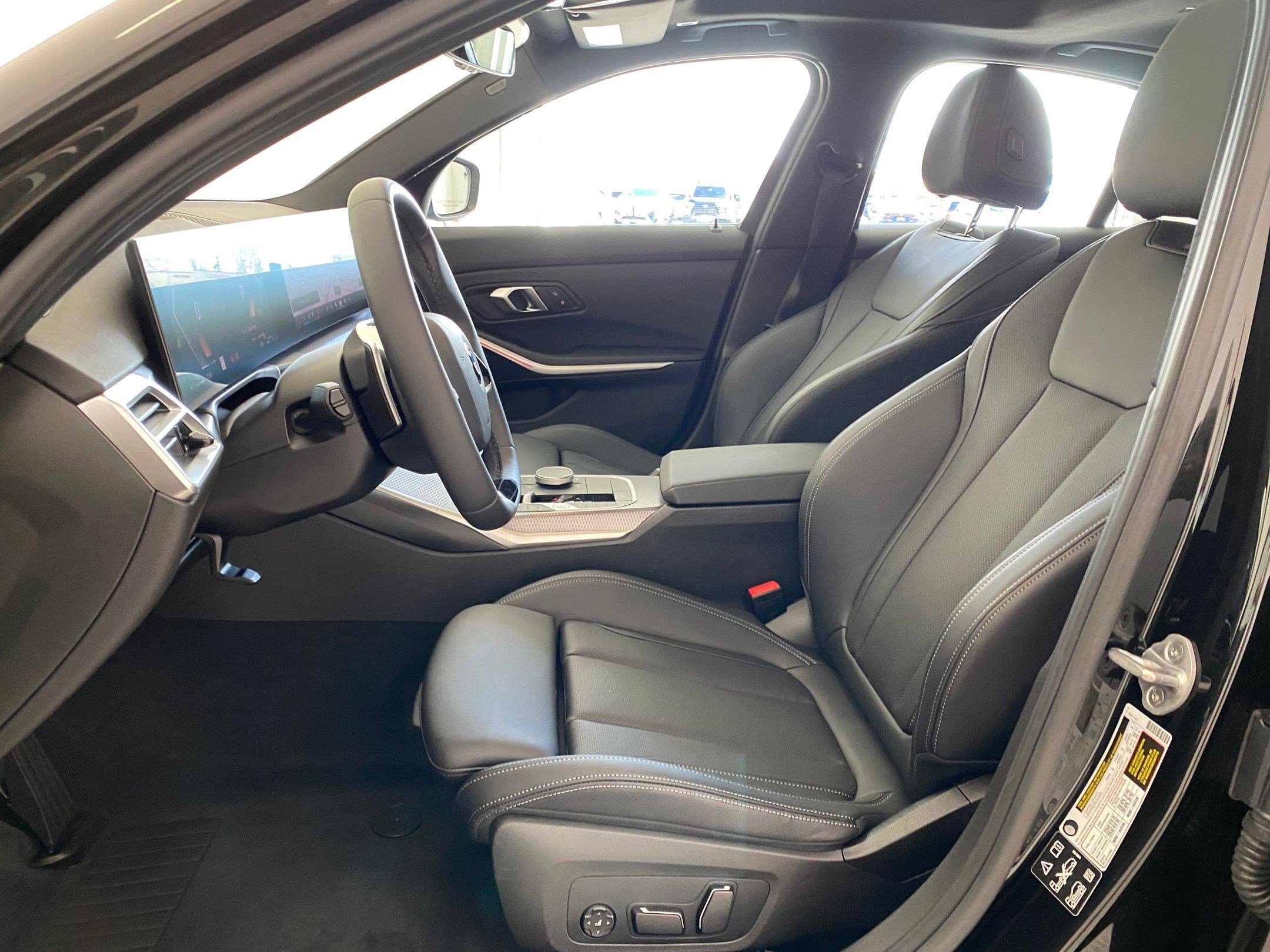 Used 2025 BMW 330i xDrive 330i xDrive w/ Convenience Package image 5