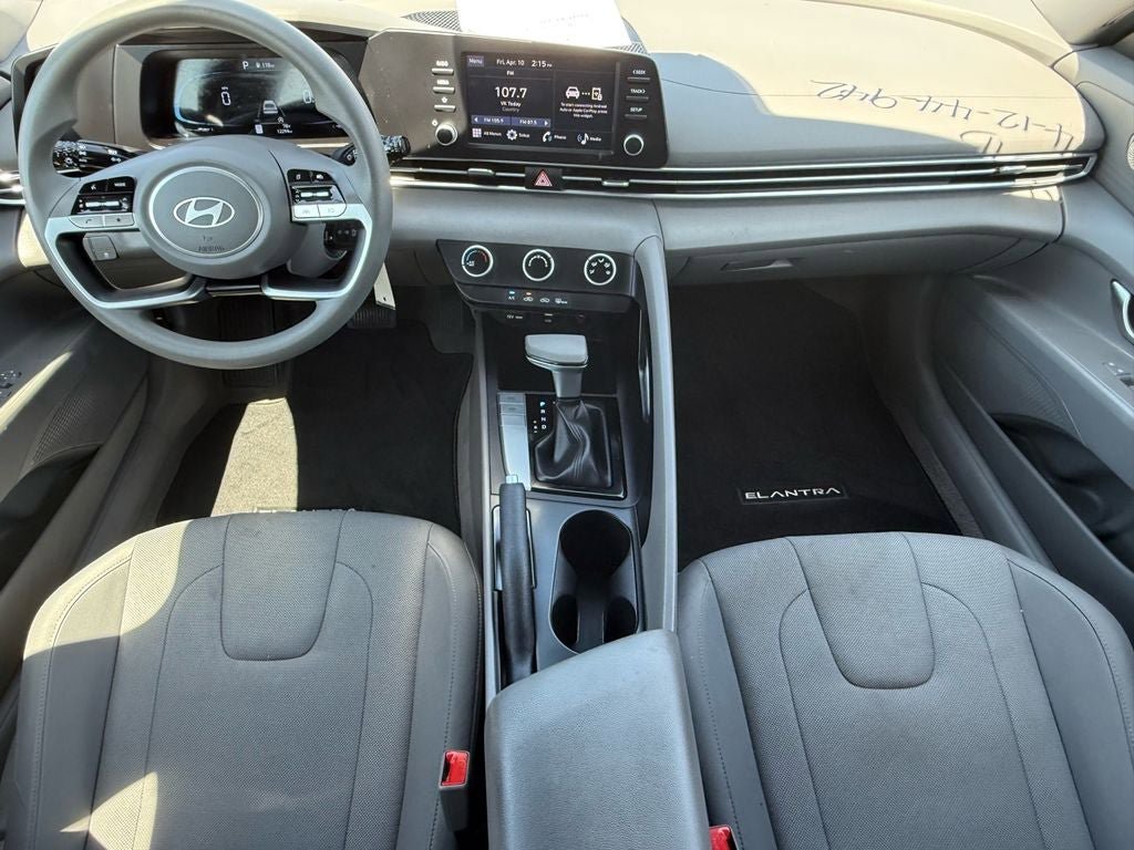 Used 2024 Hyundai Elantra SE FWD image 16