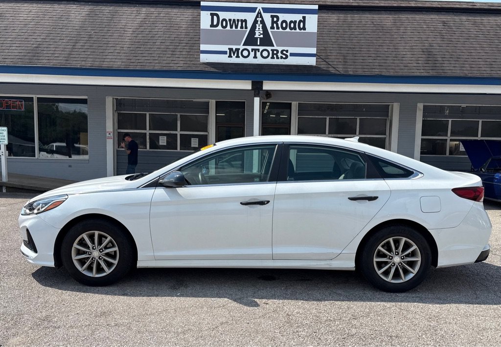 Used 2019 Hyundai Sonata SE FWD image 2
