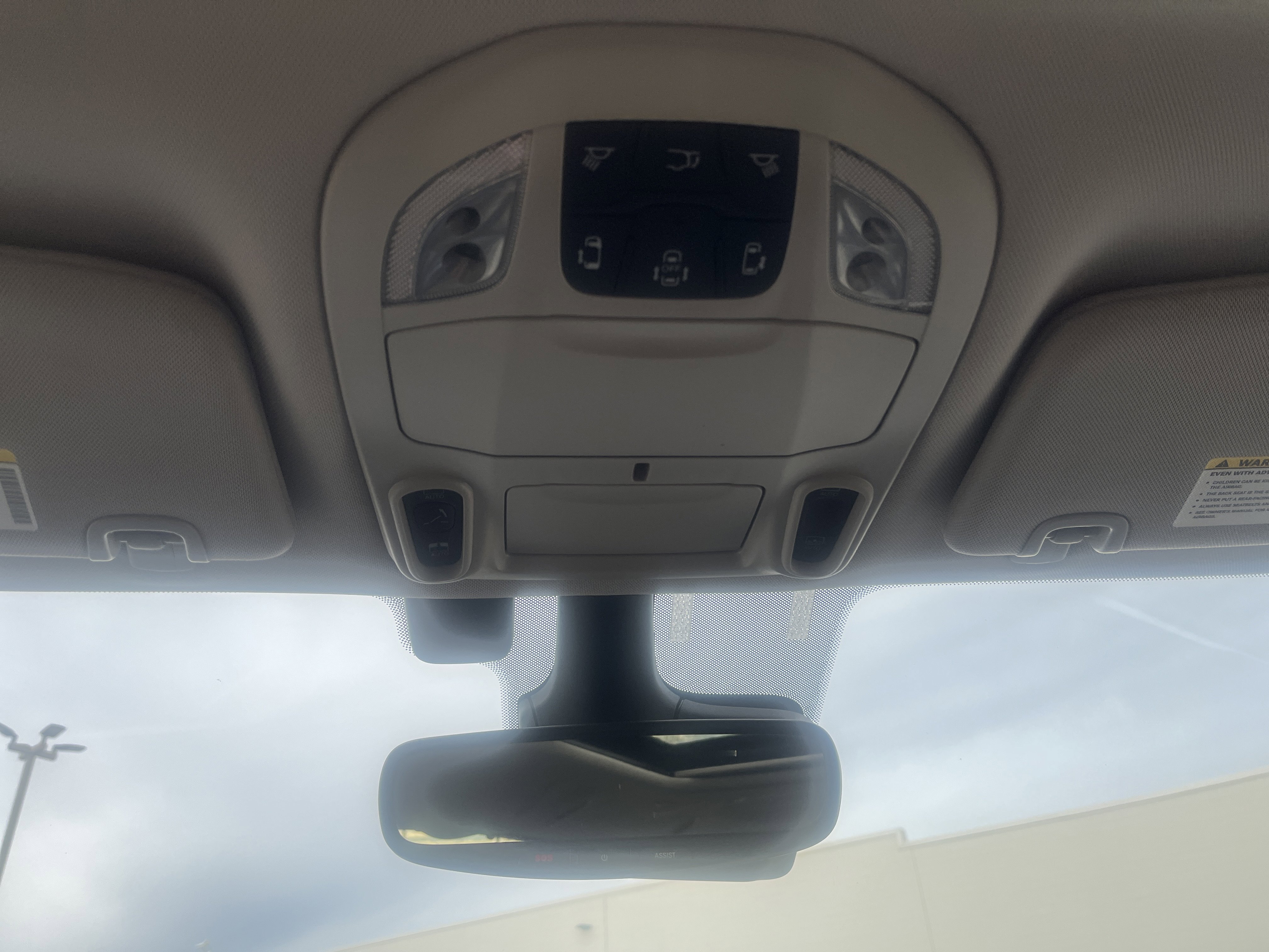 Used 2022 Chrysler Pacifica Limited FWD image 42