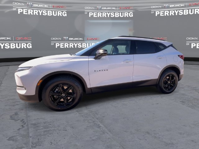Used 2024 Chevrolet Blazer LT w/ Midnight/Sport Edition AWD/4WD image 4