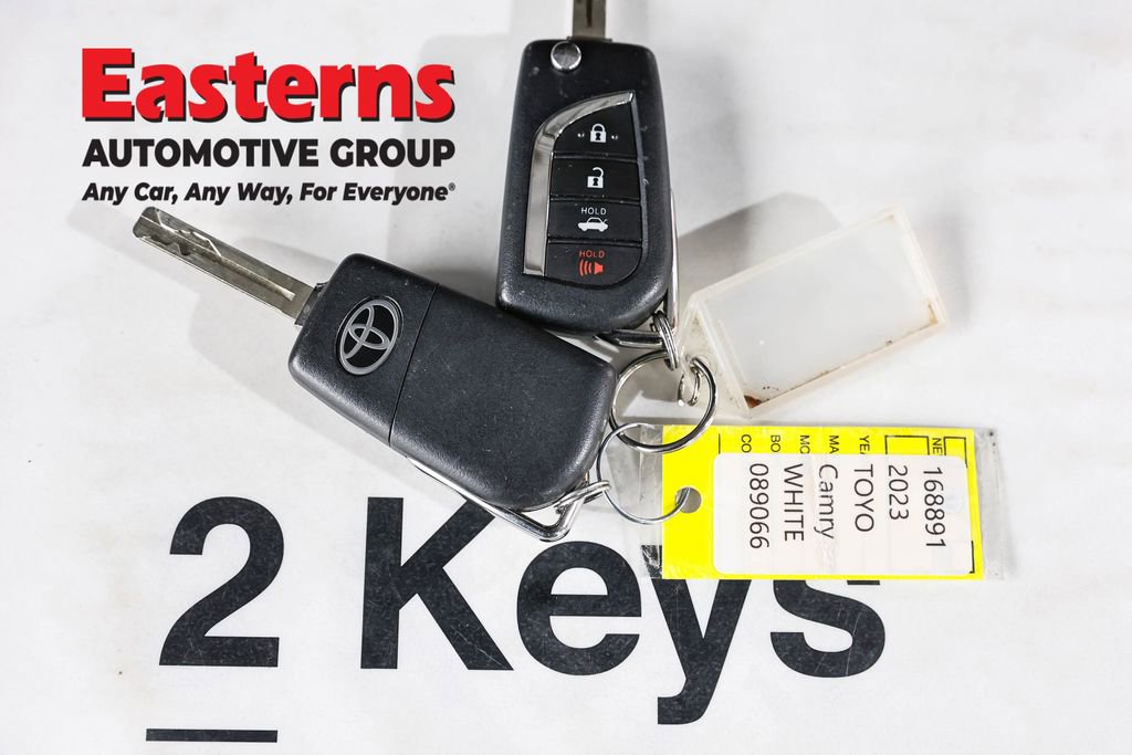 Used 2023 Toyota Camry SE AWD/4WD image 25