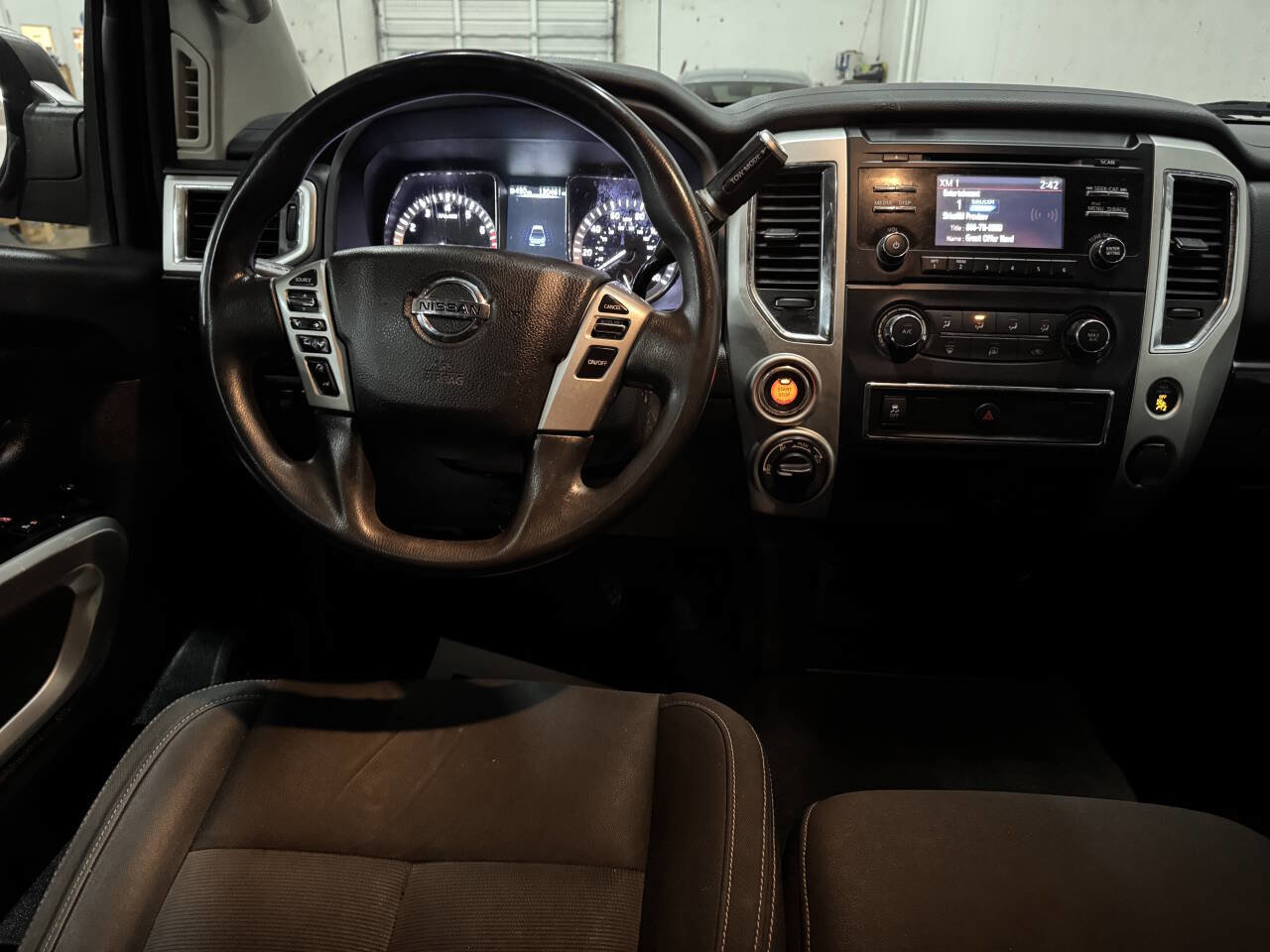 Used 2018 Nissan Titan SV AWD/4WD image 19