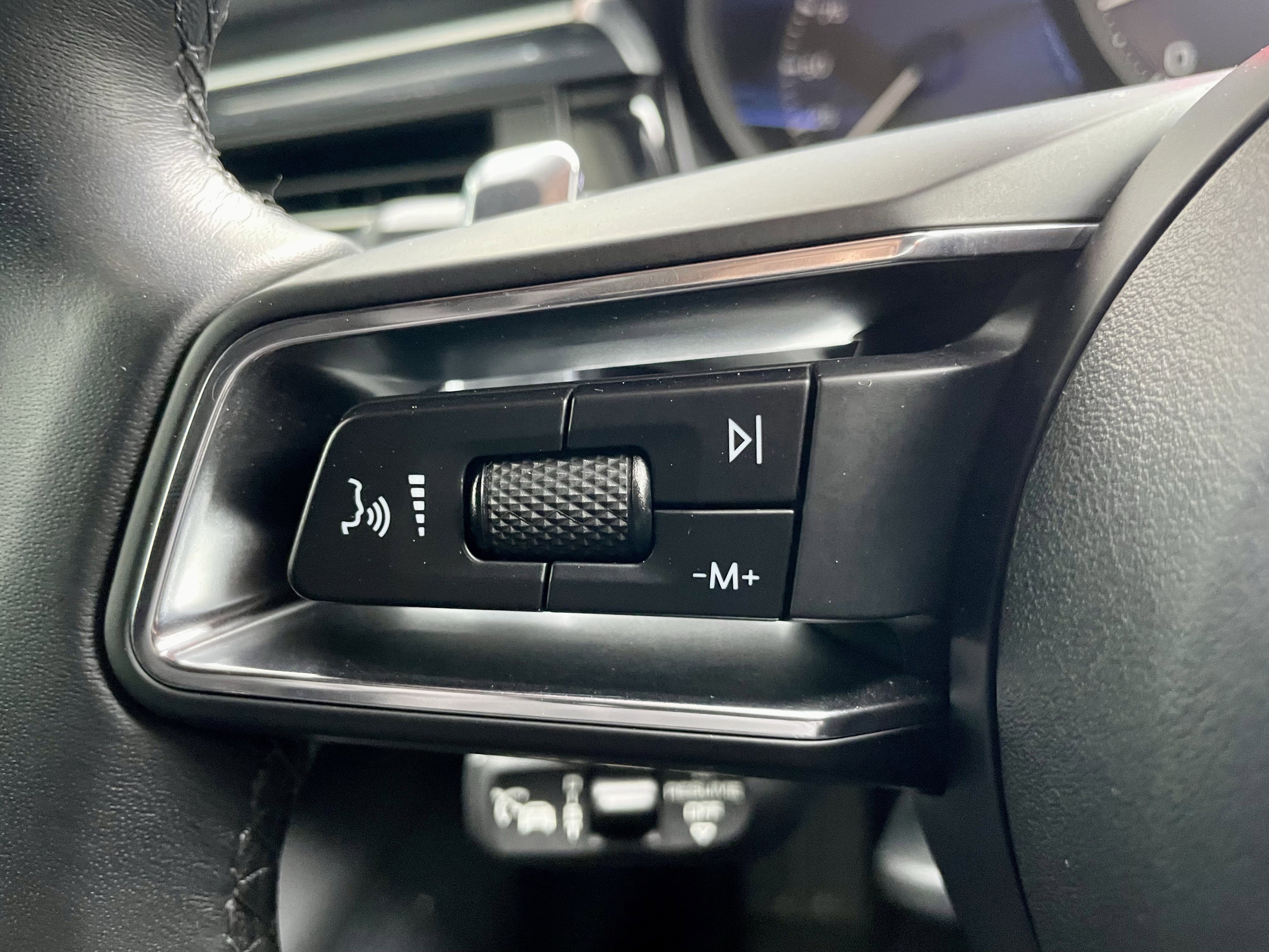 Used 2023 Porsche Macan Turbo image 23