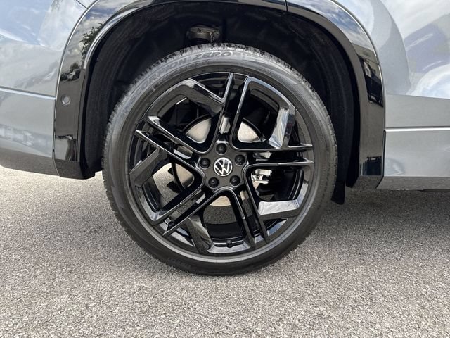New 2026 Volkswagen Tiguan SE R-Line FWD image 33