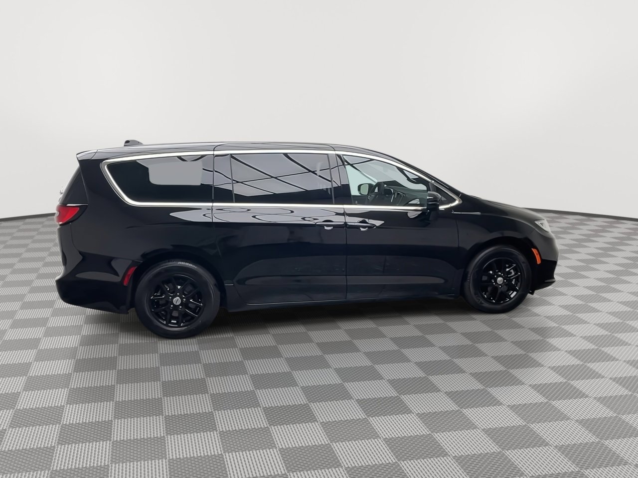 Used 2025 Chrysler Pacifica Select FWD image 38