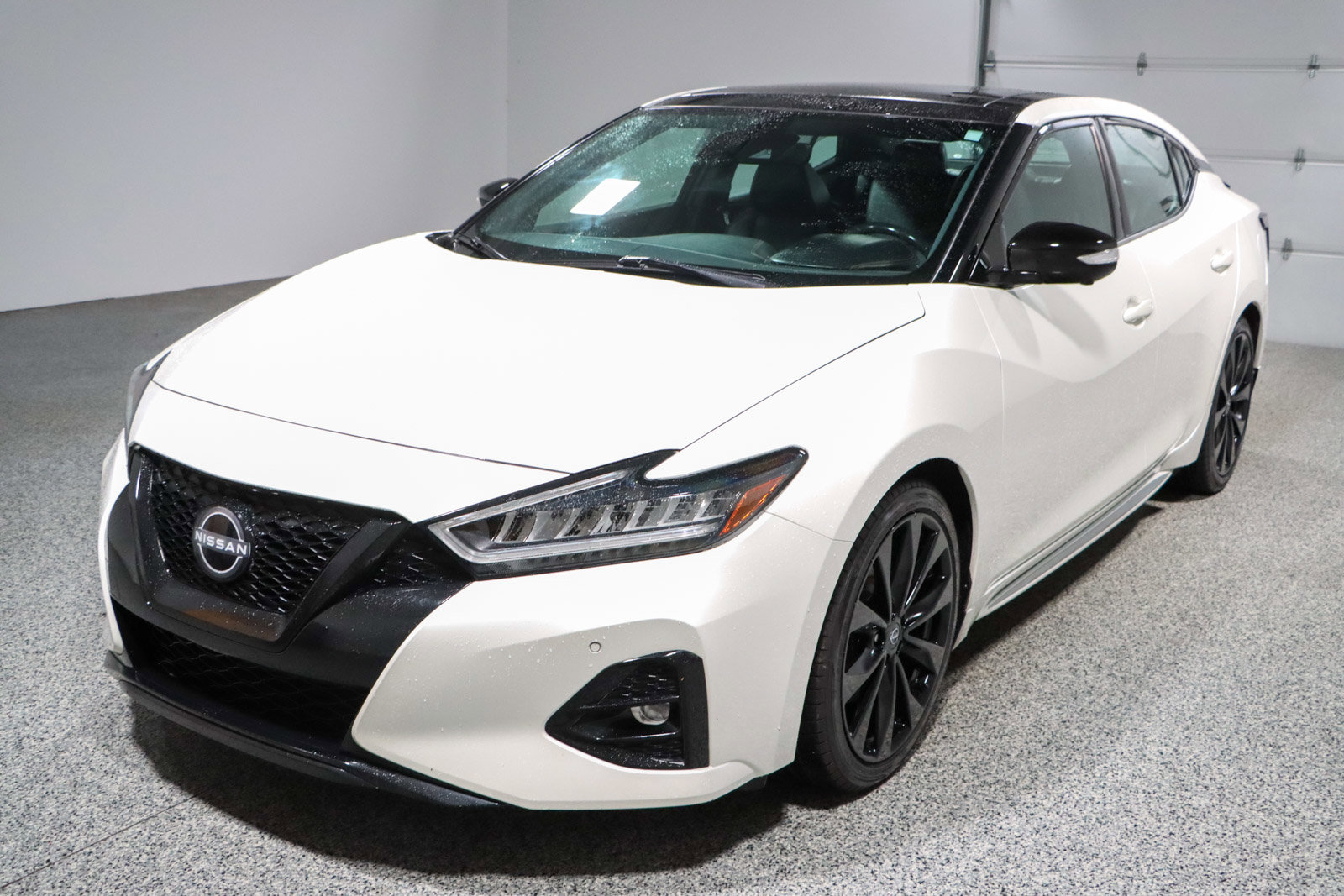 Used 2023 Nissan Maxima SR w/ Sport Mat Group FWD image 31