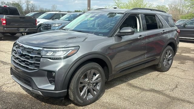 New 2026 Ford Explorer Active AWD/4WD image 2