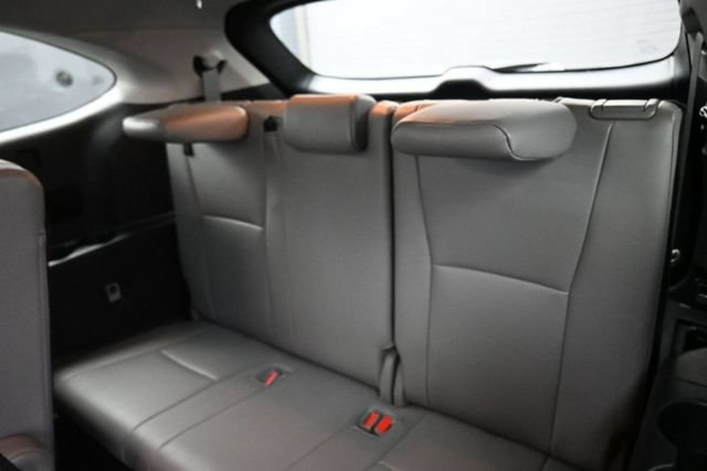 Used 2022 Toyota Highlander XLE AWD/4WD image 26