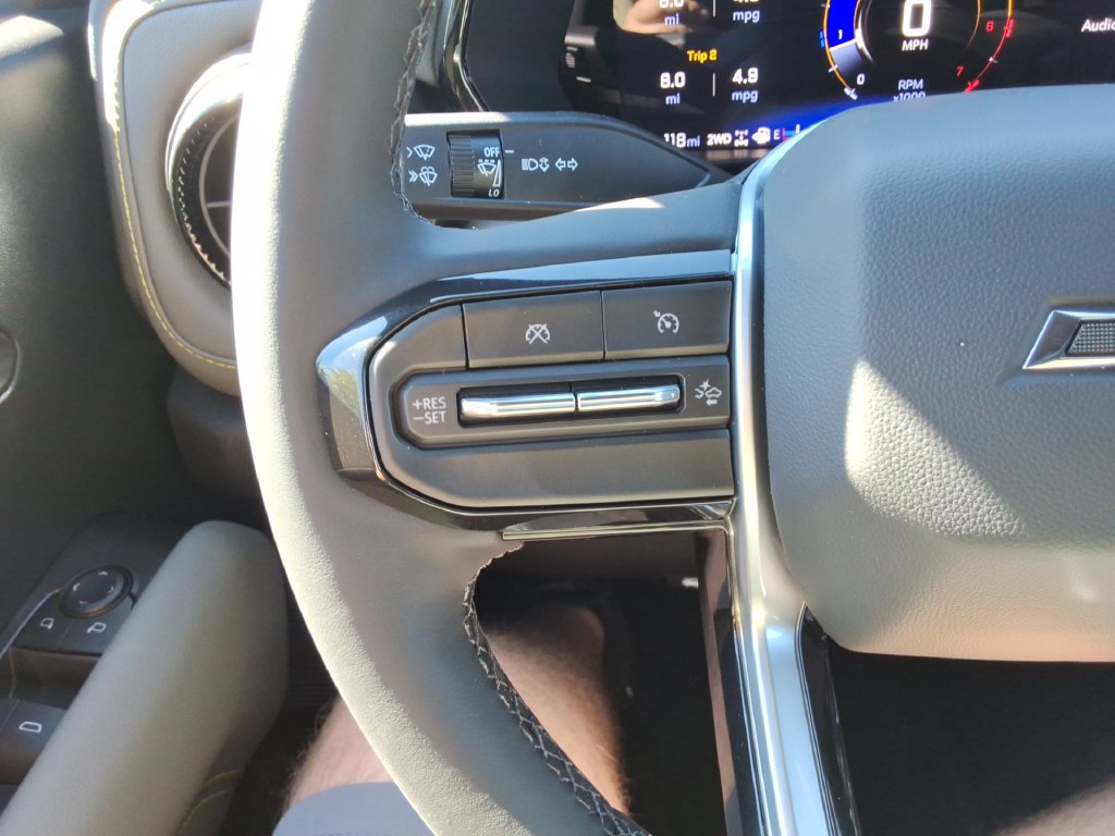New 2026 Chevrolet Colorado ZR2 w/ Technology Package AWD/4WD image 25