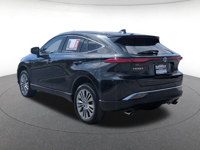 Used 2023 Toyota Venza XLE AWD/4WD image 4