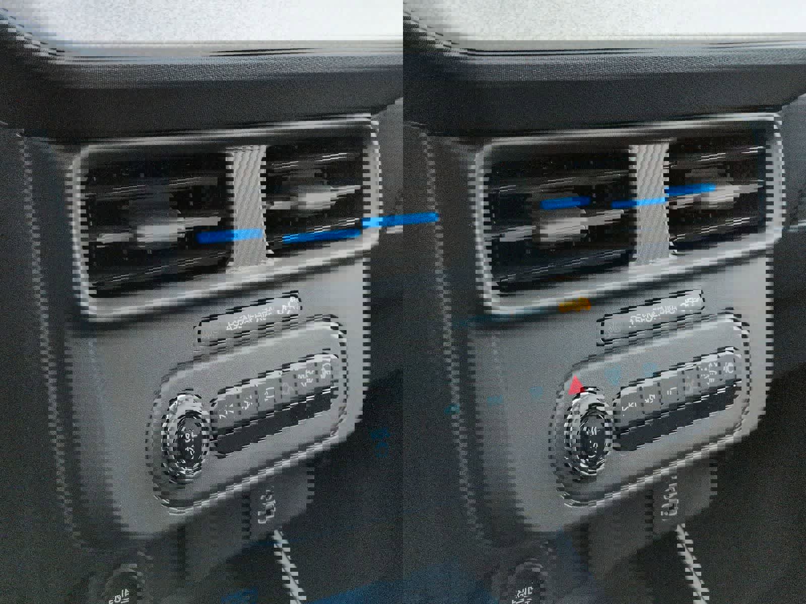 New 2025 Ford Maverick XLT w/ XLT Luxury Package image 32