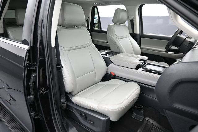 Certified 2025 Ford Expedition Max Active AWD/4WD image 32