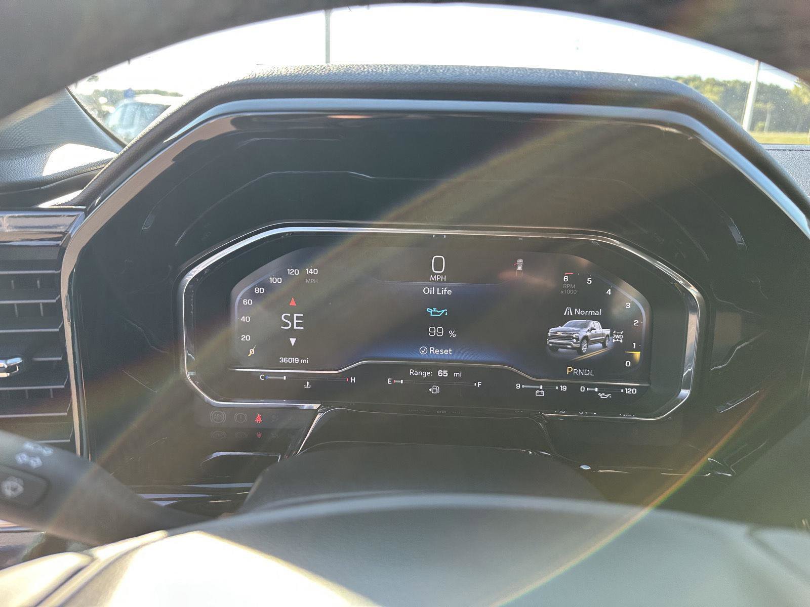 Used 2024 Chevrolet Silverado 1500 LT image 27