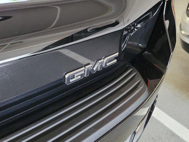 Used 2025 GMC Yukon Denali Ultimate w/ LPO, Floor Liner Package AWD/4WD image 8