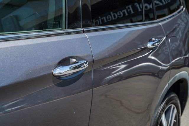 Used 2017 Honda Pilot Touring image 17