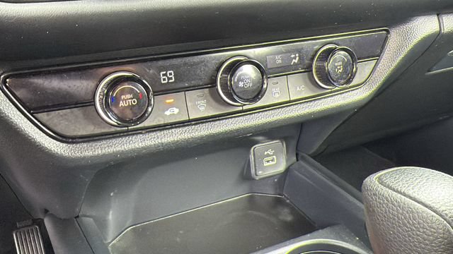 Used 2024 Honda HR-V LX image 20