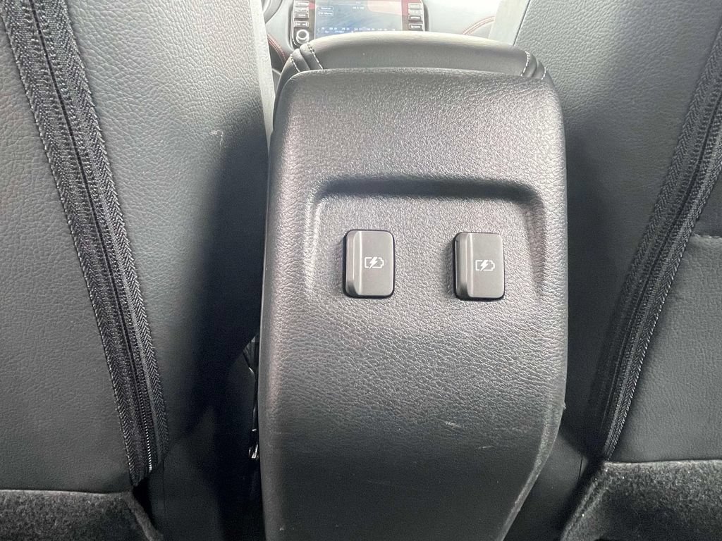 Used 2023 Nissan Kicks SR w/ SR Premium Package FWD image 12