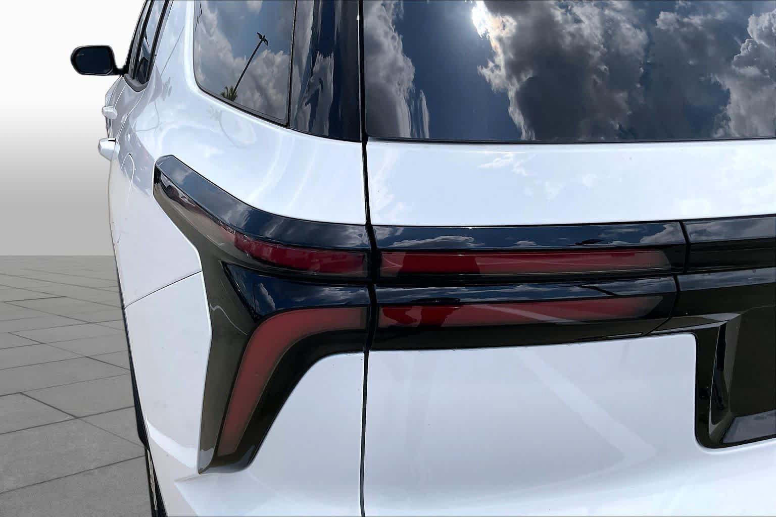 New 2026 Chevrolet Traverse LT w/ Driver Confidence Package FWD image 14