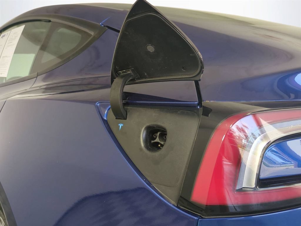 Used 2025 Tesla Model 3 Long Range RWD image 16