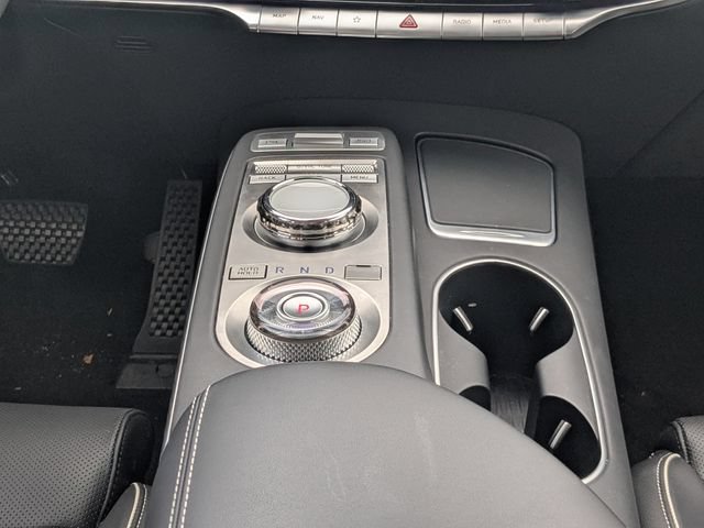 Certified 2024 Genesis Electrified GV70 AWD/4WD image 17