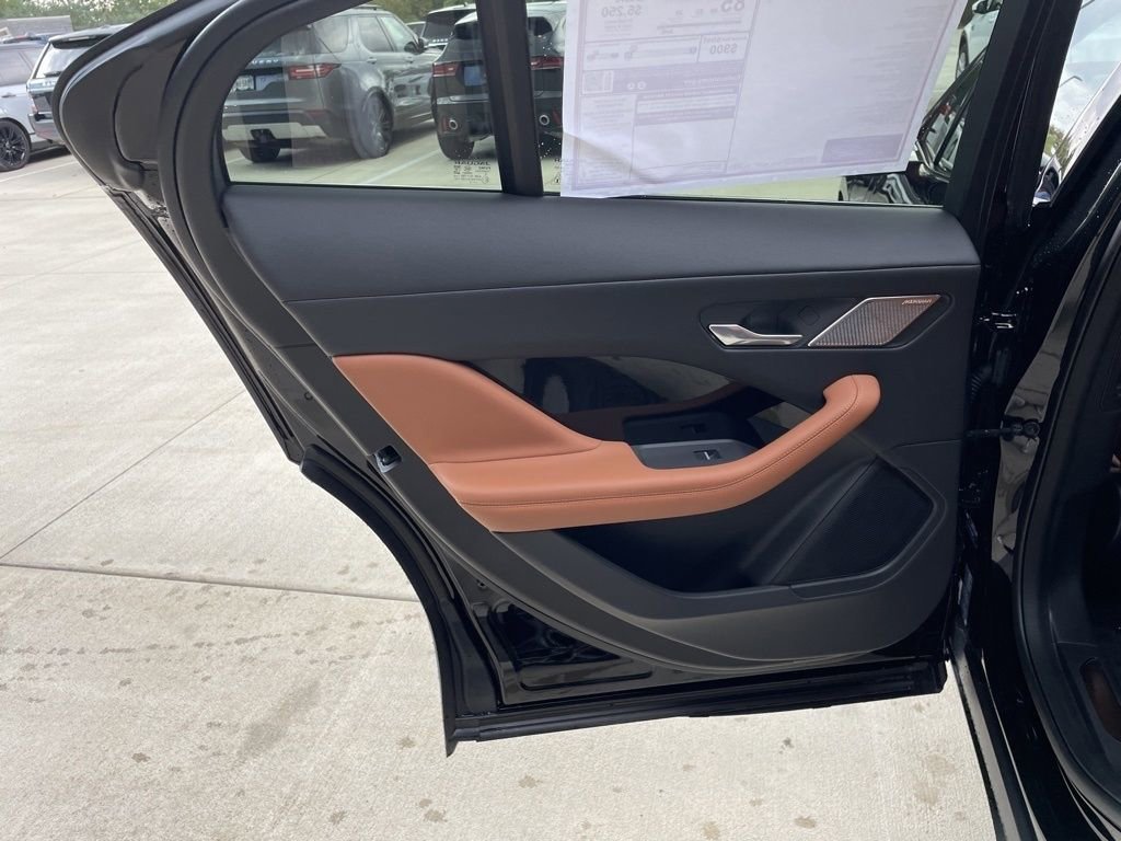 Used 2024 Jaguar I-PACE R-Dynamic HSE image 20