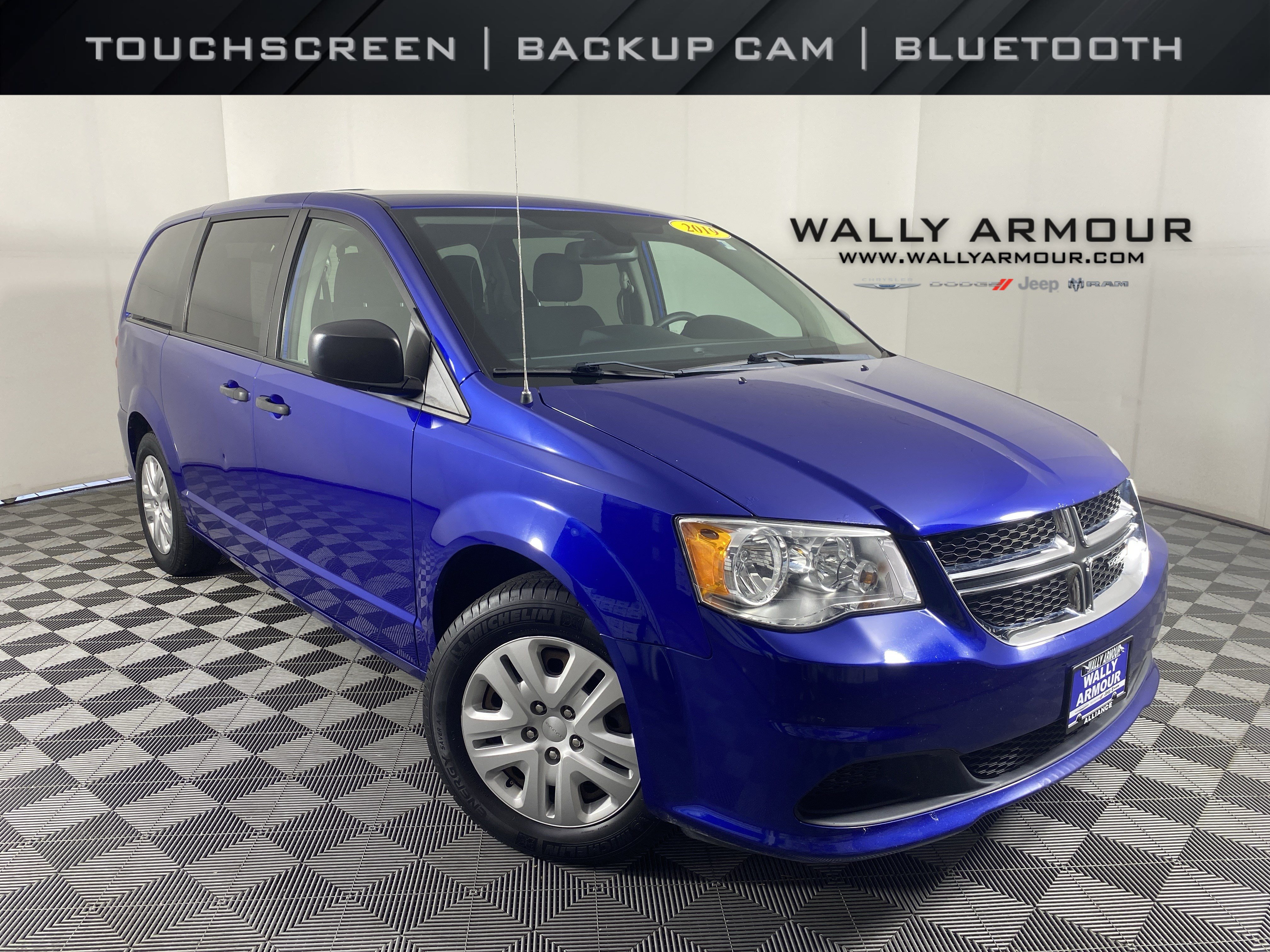 Used 2019 Dodge Grand Caravan SE w/ UConnect Hands-Free Group