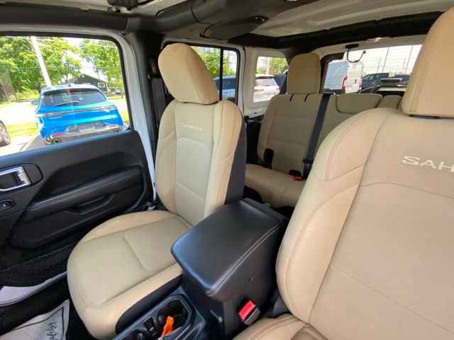 Used 2023 Jeep Wrangler Unlimited Sahara w/ LED Lighting Group AWD/4WD image 14